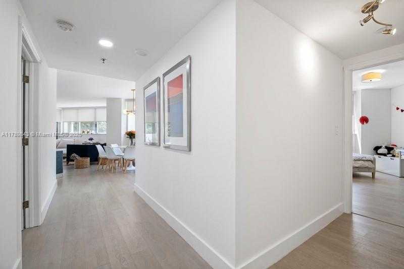 Small Image of 6422 COLLINS AVE #301, Miami Beach Number 3