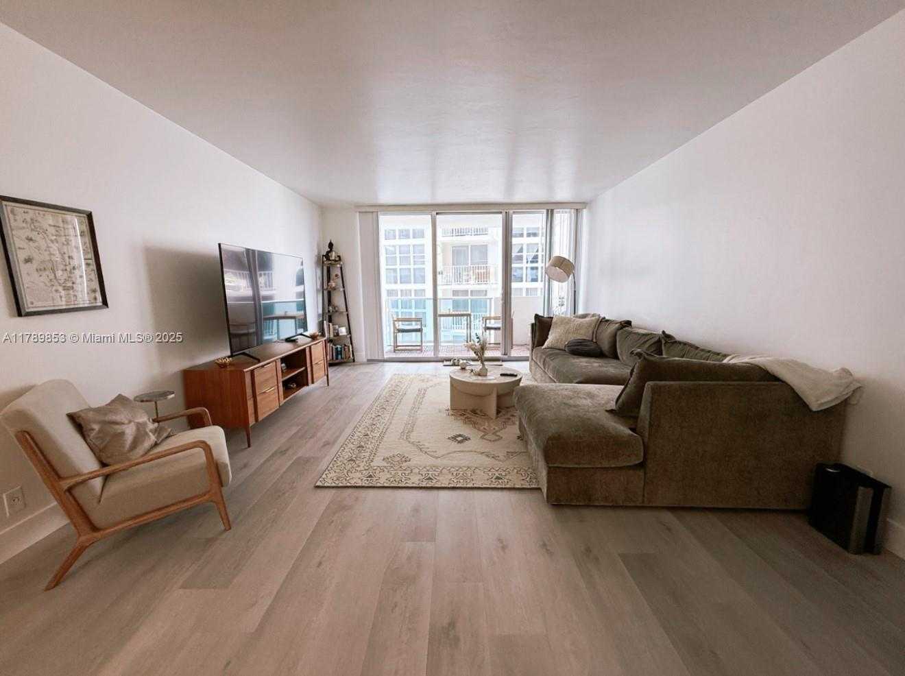 Small Image of 1200 WEST AVE #1021, Miami Beach Number 2