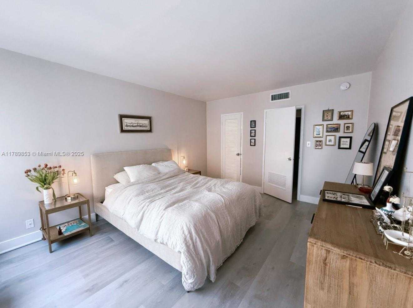 Small Image of 1200 WEST AVE #1021, Miami Beach Number 6