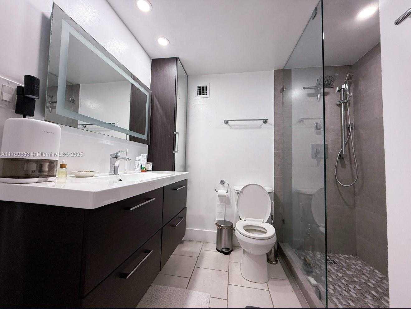 Small Image of 1200 WEST AVE #1021, Miami Beach Number 8
