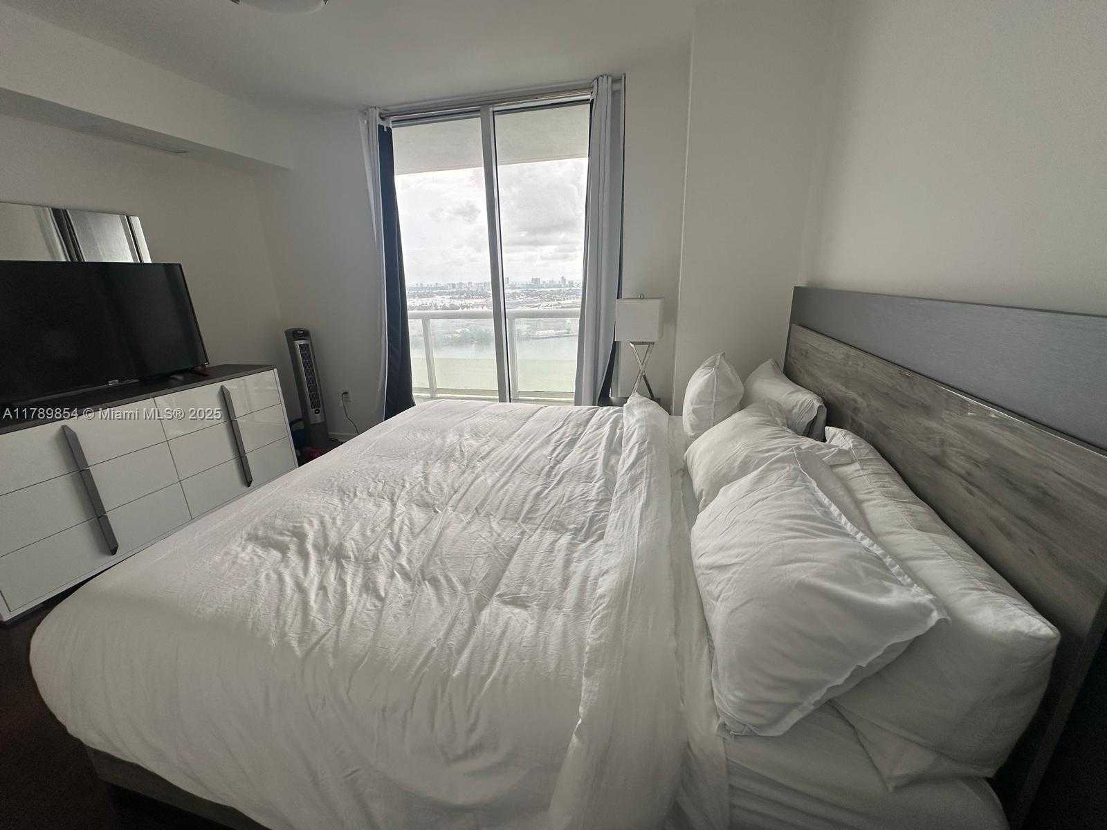 Small Image of 50 BISCAYNE BLVD #3308, Miami Number 17