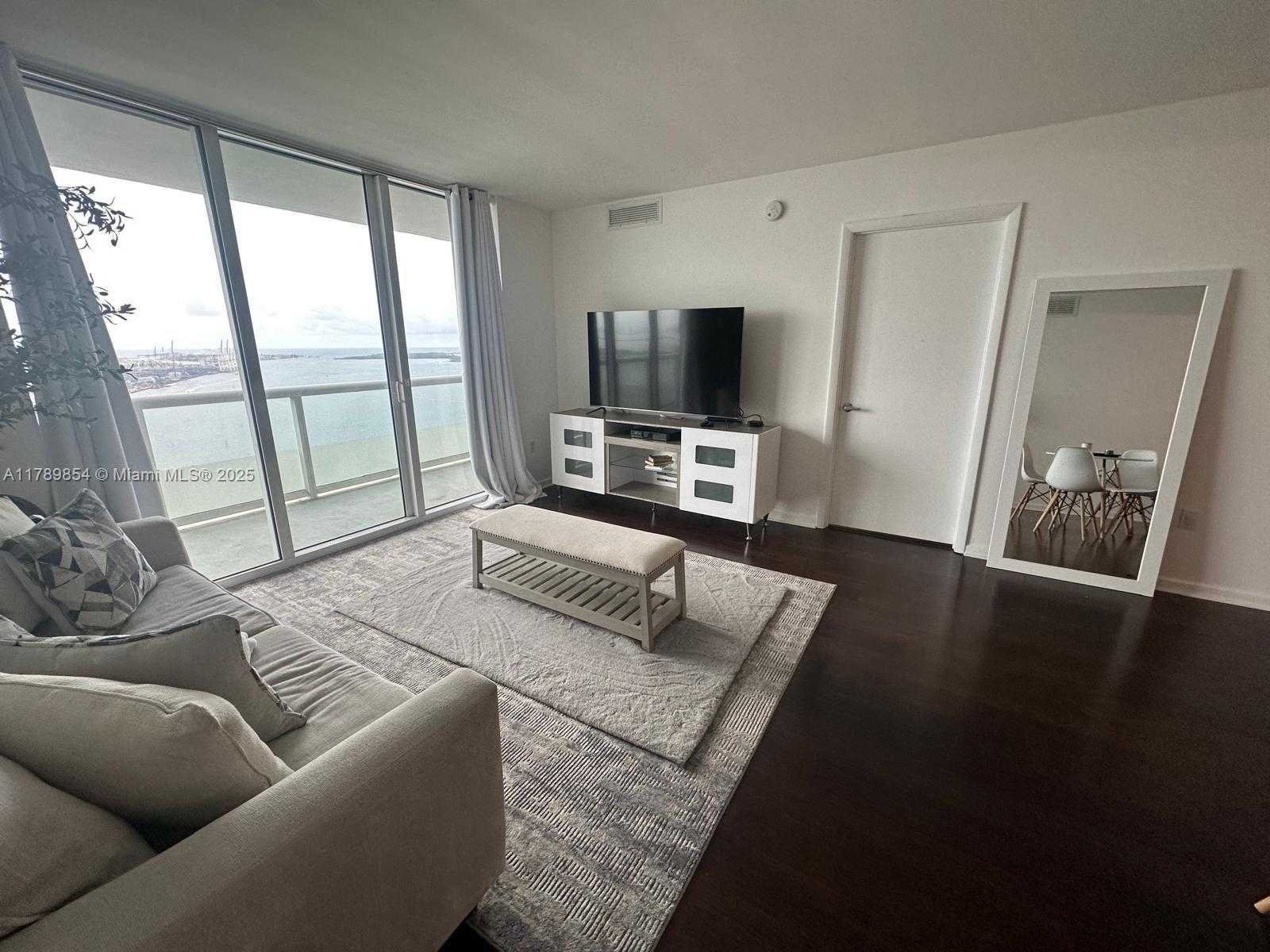 Small Image of 50 BISCAYNE BLVD #3308, Miami Number 6