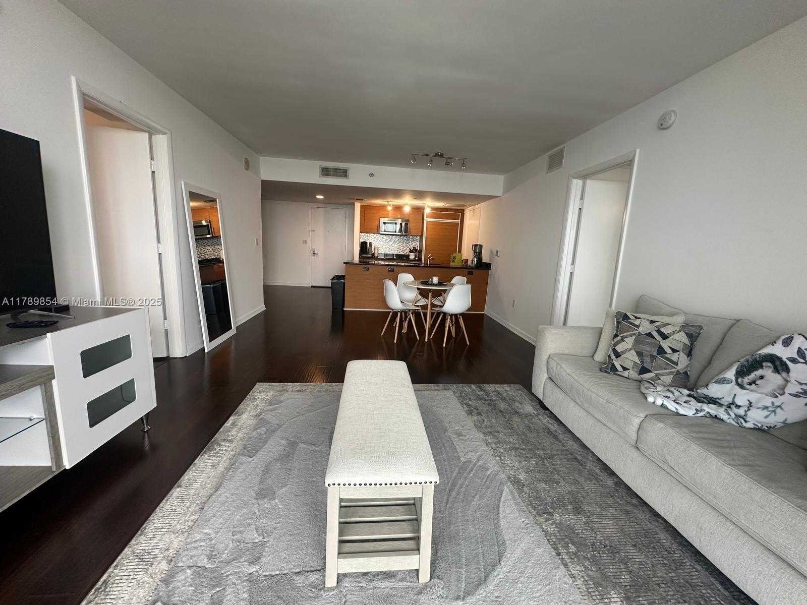 Small Image of 50 BISCAYNE BLVD #3308, Miami Number 7