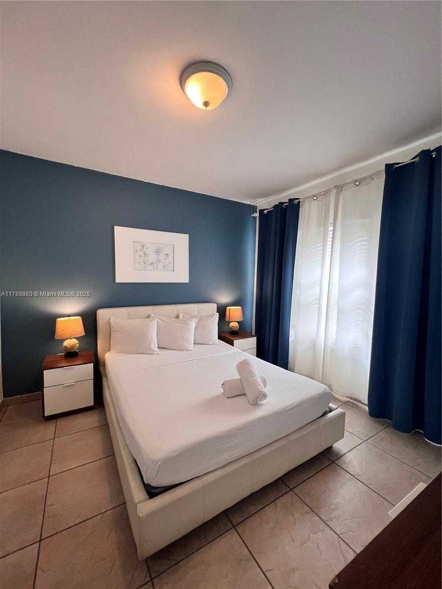 Small Image of 918 OCEAN DR #302, Miami Beach Number 11