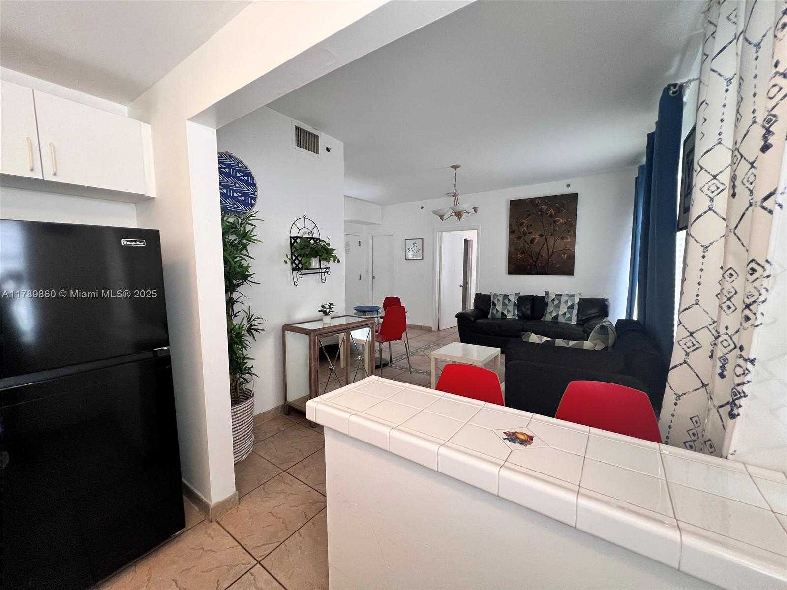Small Image of 918 OCEAN DR #302, Miami Beach Number 7