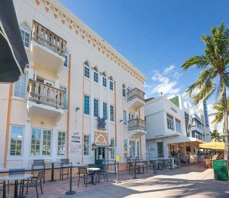 Small Image of 918 OCEAN DR #203, Miami Beach Number 2