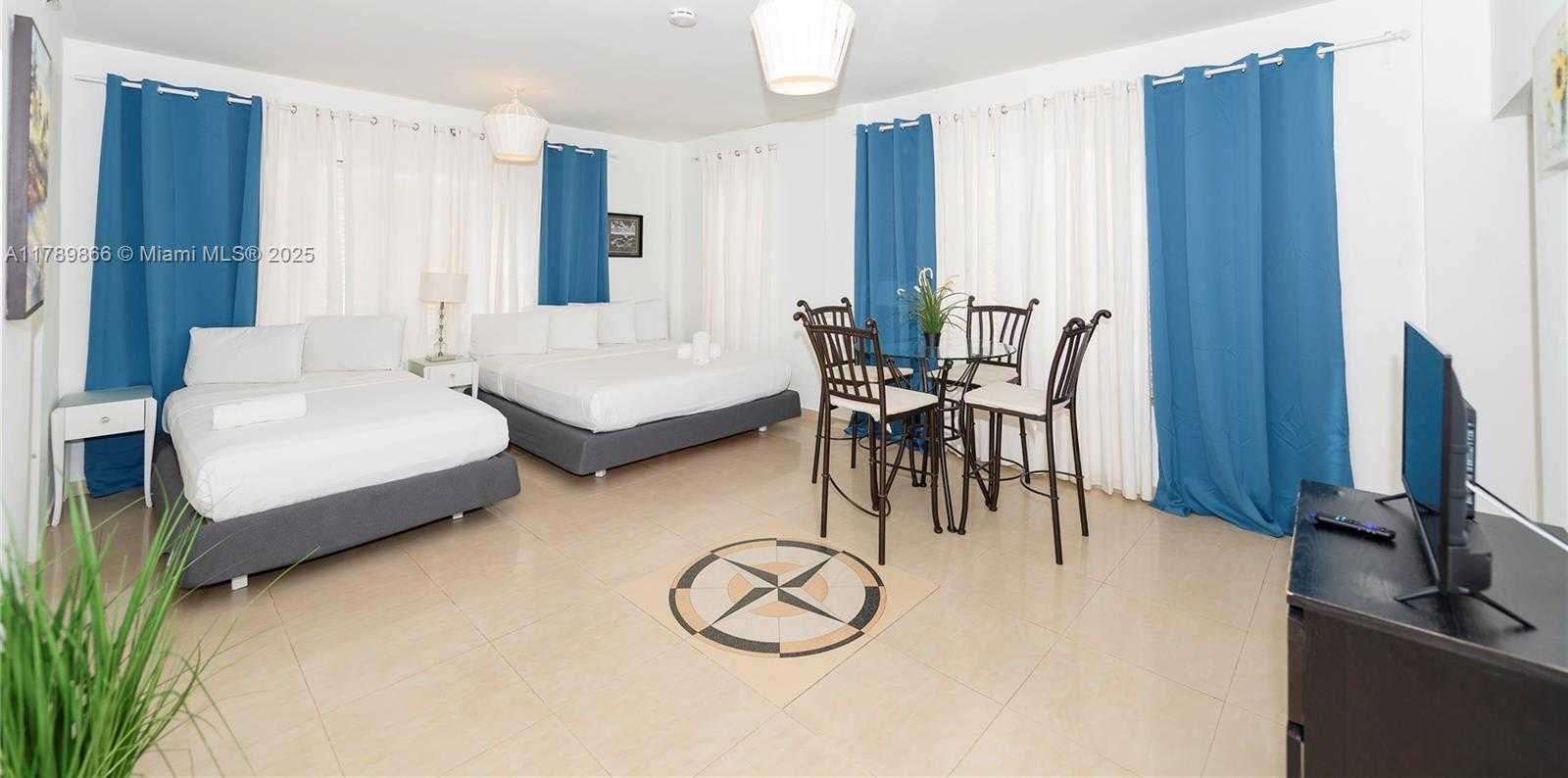 Small Image of 918 OCEAN DR #203, Miami Beach Number 3