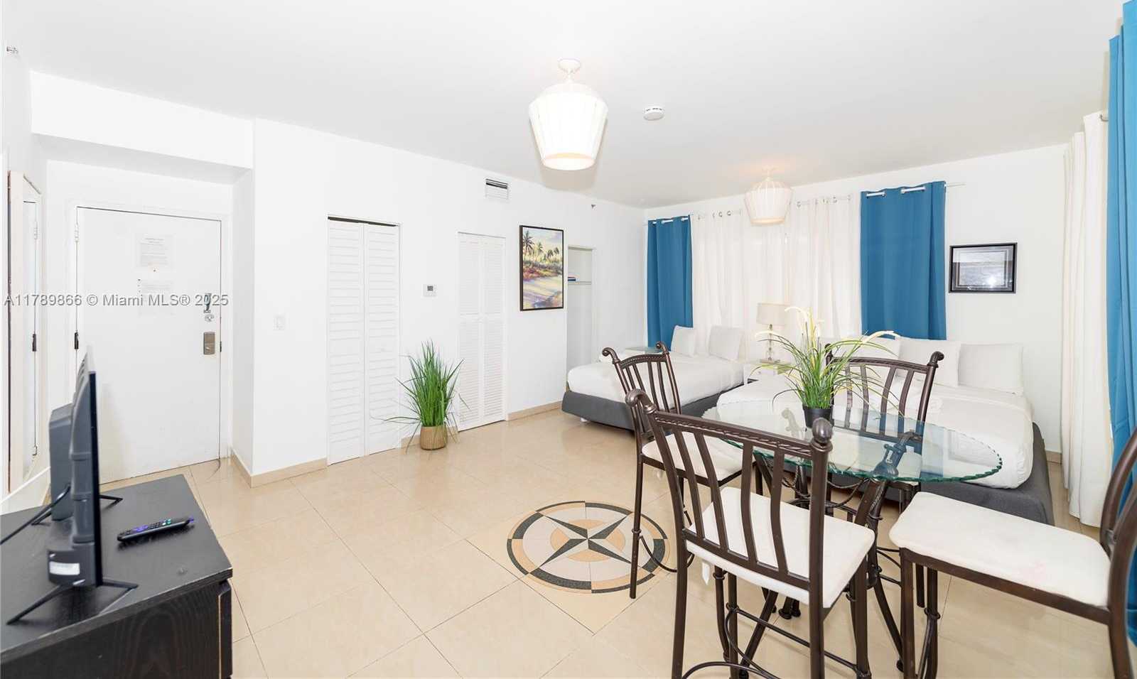 Small Image of 918 OCEAN DR #203, Miami Beach Number 4