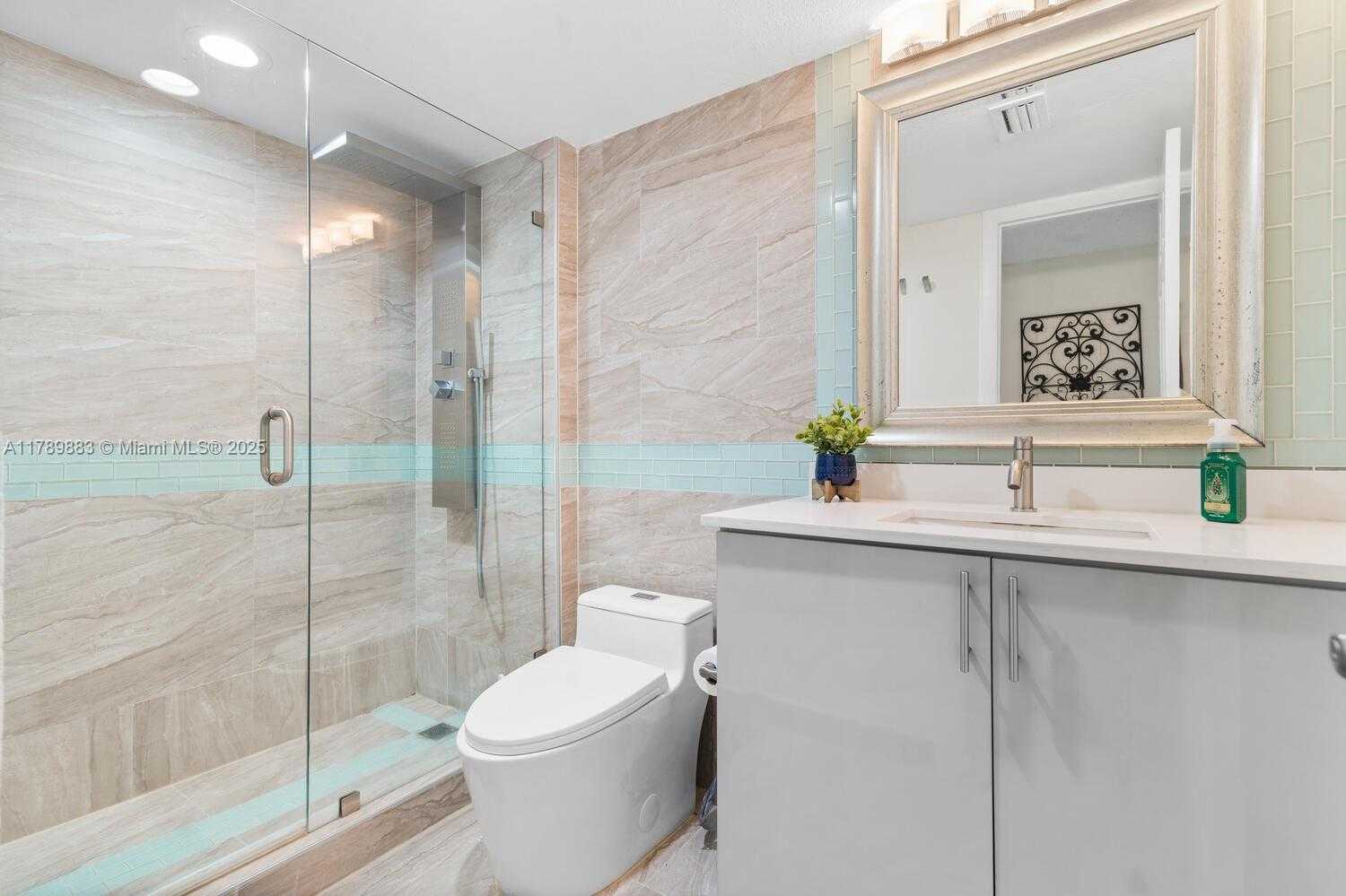 Small Image of 371 FAIRWAY CIR #56, Weston Number 17