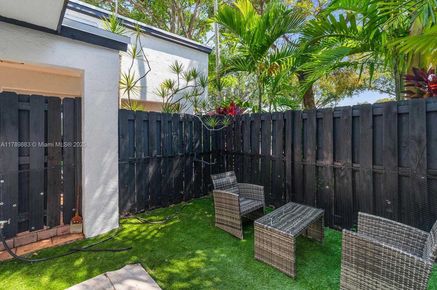 Small Image of 371 FAIRWAY CIR #56, Weston Number 19