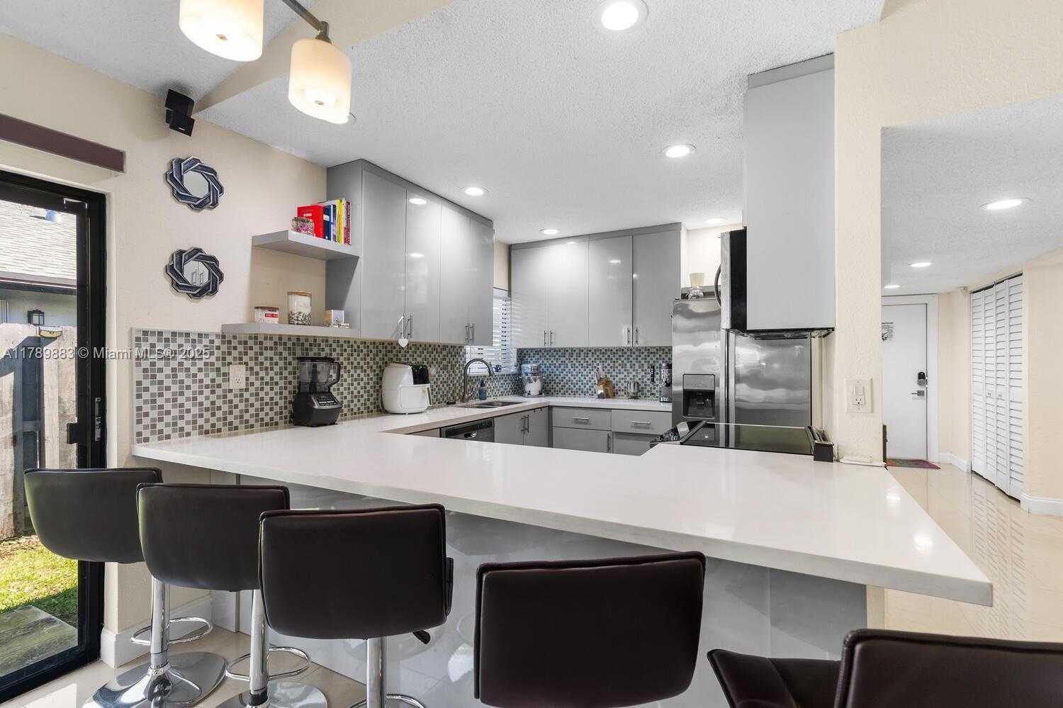 Small Image of 371 FAIRWAY CIR #56, Weston Number 9
