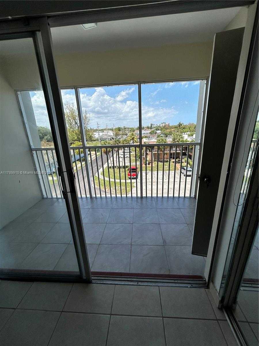 Small Image of 330 SOUTH EAST 2ND ST #404G, Hallandale Beach Number 13