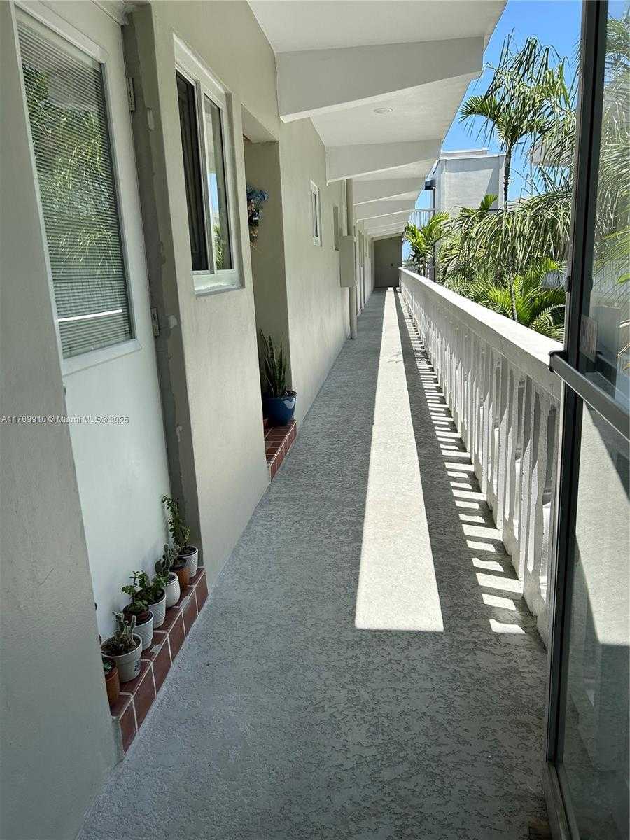 Small Image of 330 SOUTH EAST 2ND ST #404G, Hallandale Beach Number 8