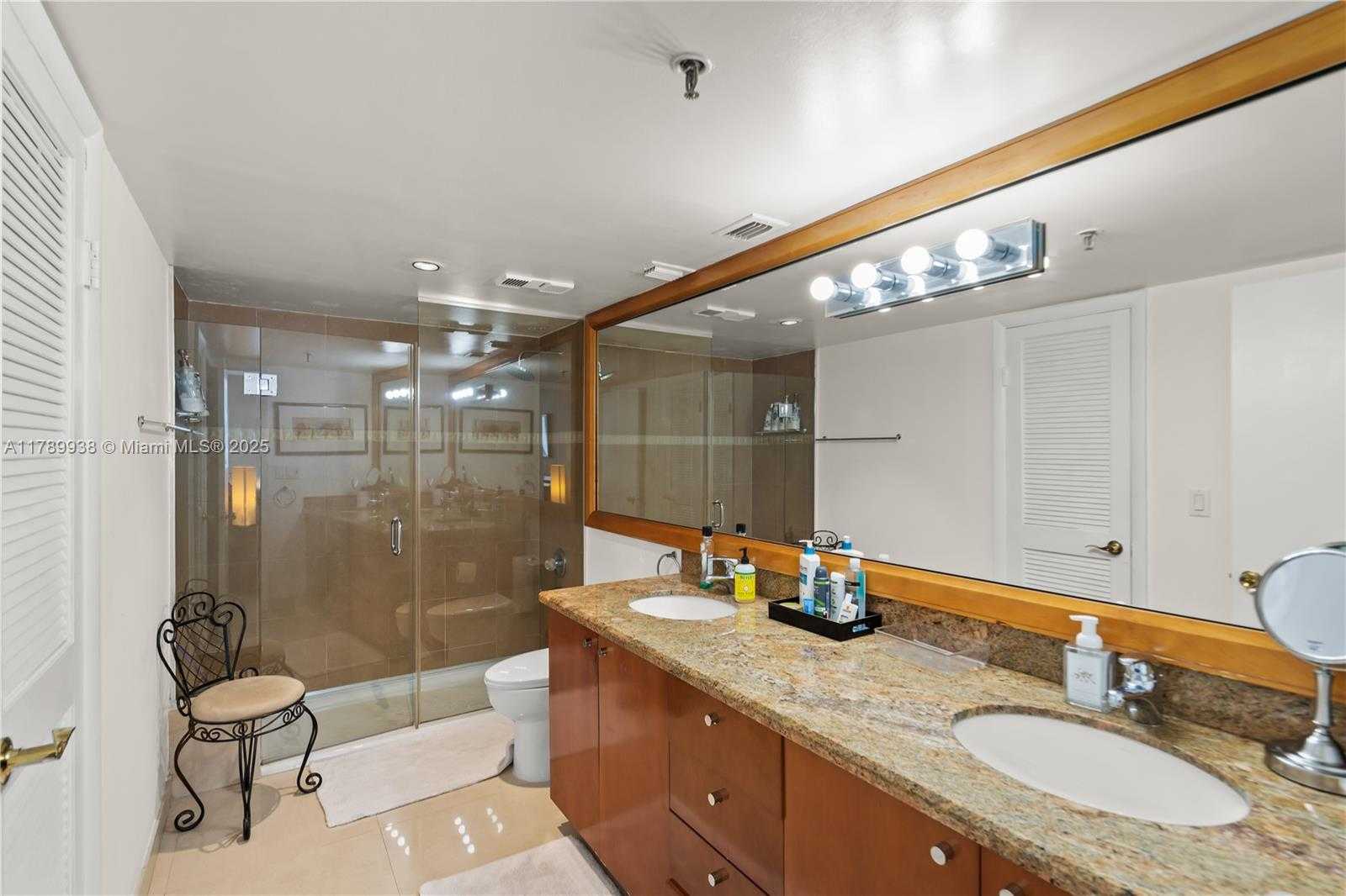 Small Image of 2401 COLLINS AVE #705, Miami Beach Number 16