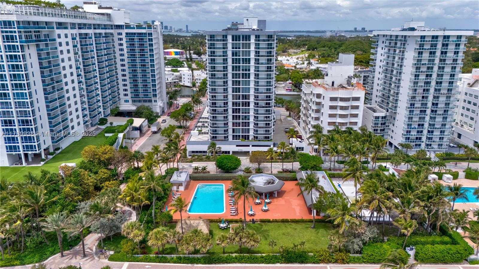 Small Image of 2401 COLLINS AVE #705, Miami Beach Number 20