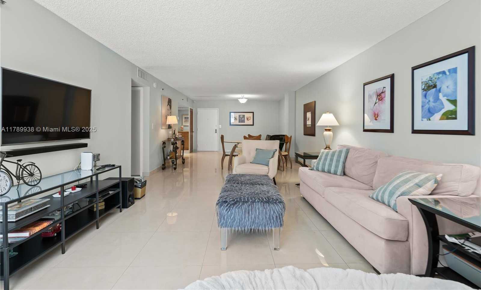 Small Image of 2401 COLLINS AVE #705, Miami Beach Number 5