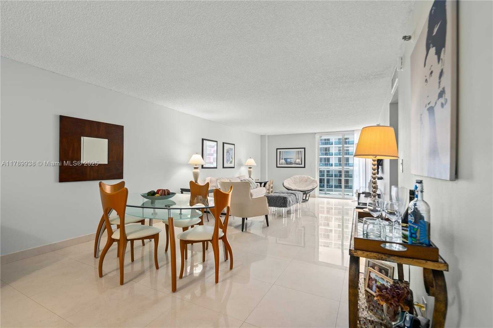 Small Image of 2401 COLLINS AVE #705, Miami Beach Number 6