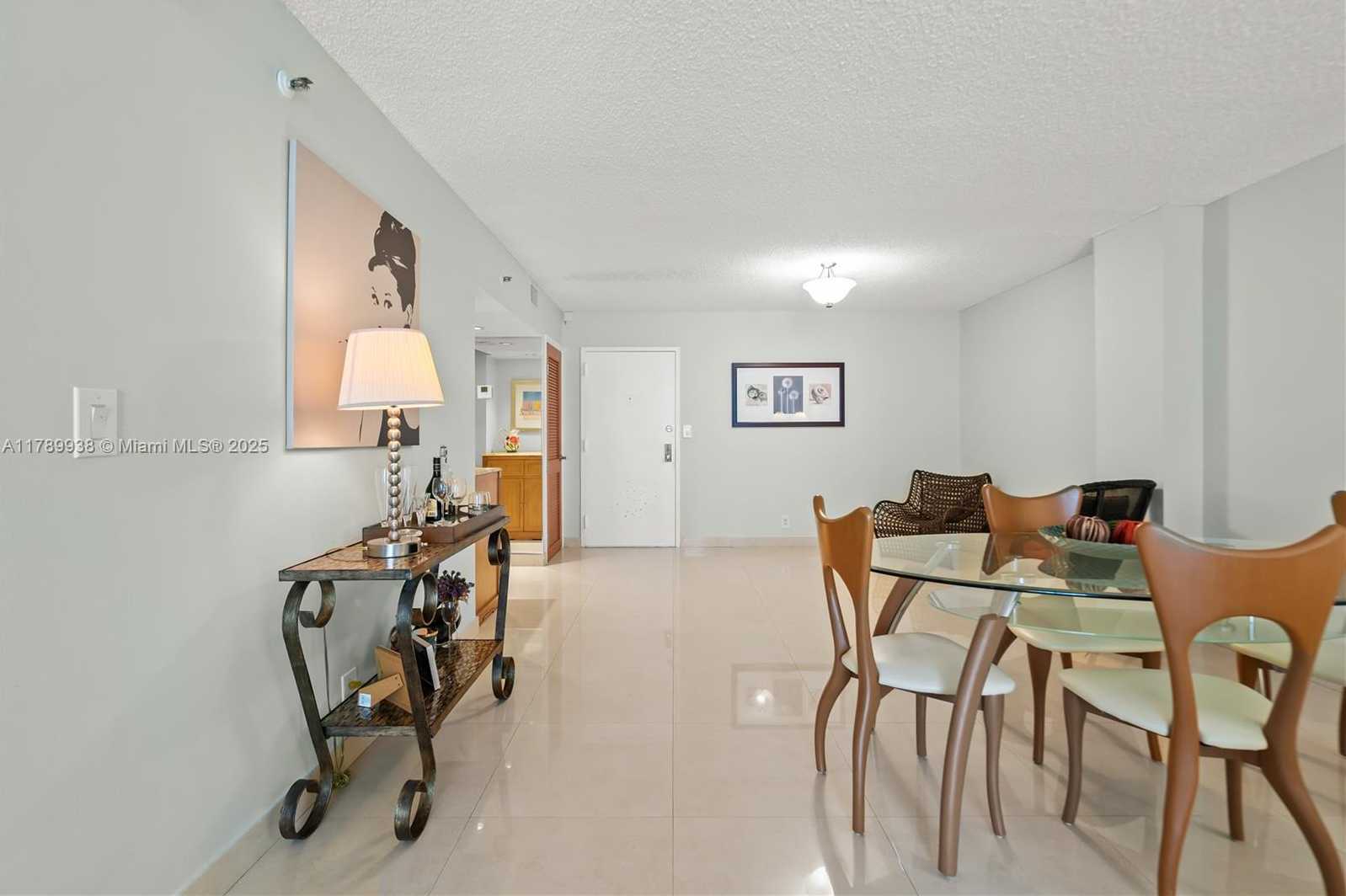 Small Image of 2401 COLLINS AVE #705, Miami Beach Number 9