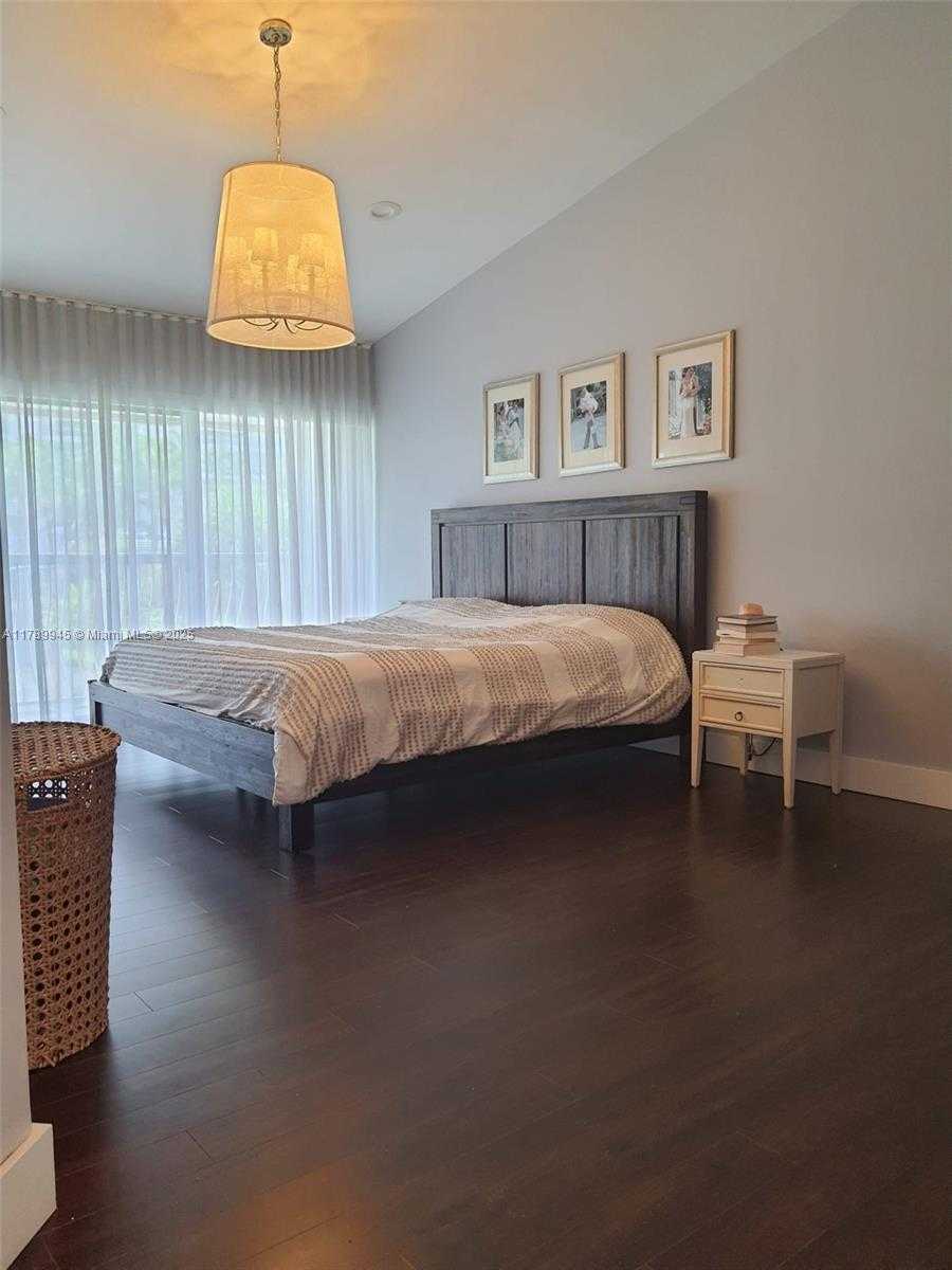 Small Image of 3769 NORTH EAST 209TH TER, Aventura Number 12
