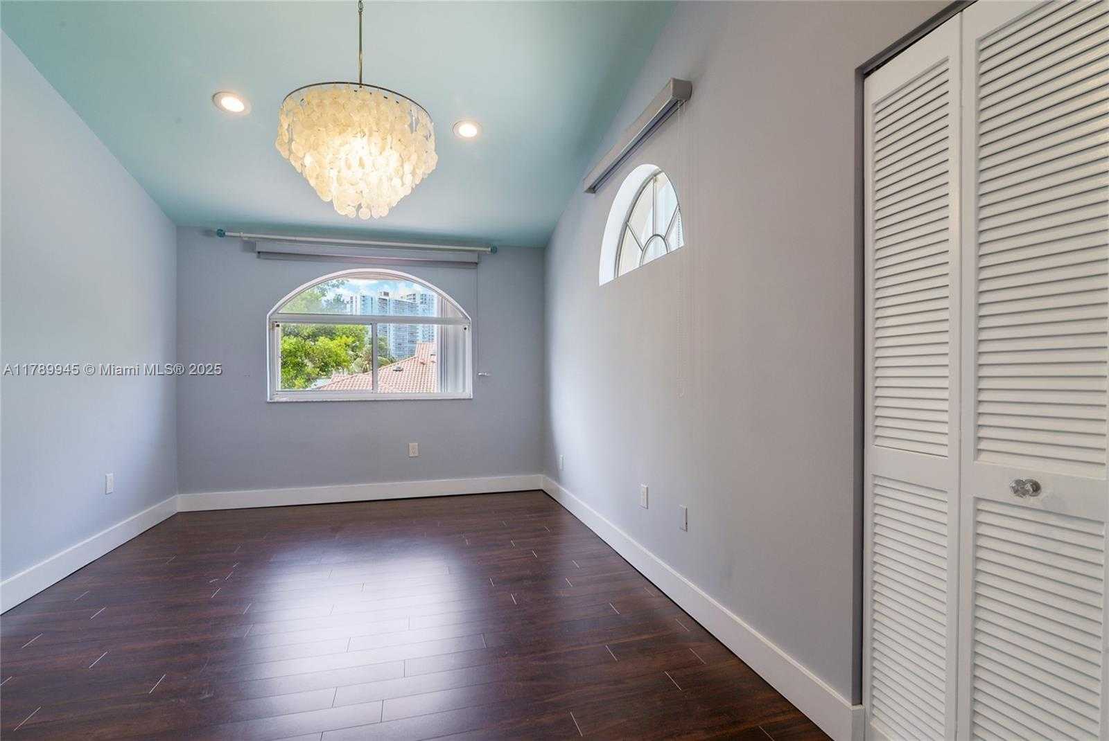 Small Image of 3769 NORTH EAST 209TH TER, Aventura Number 16