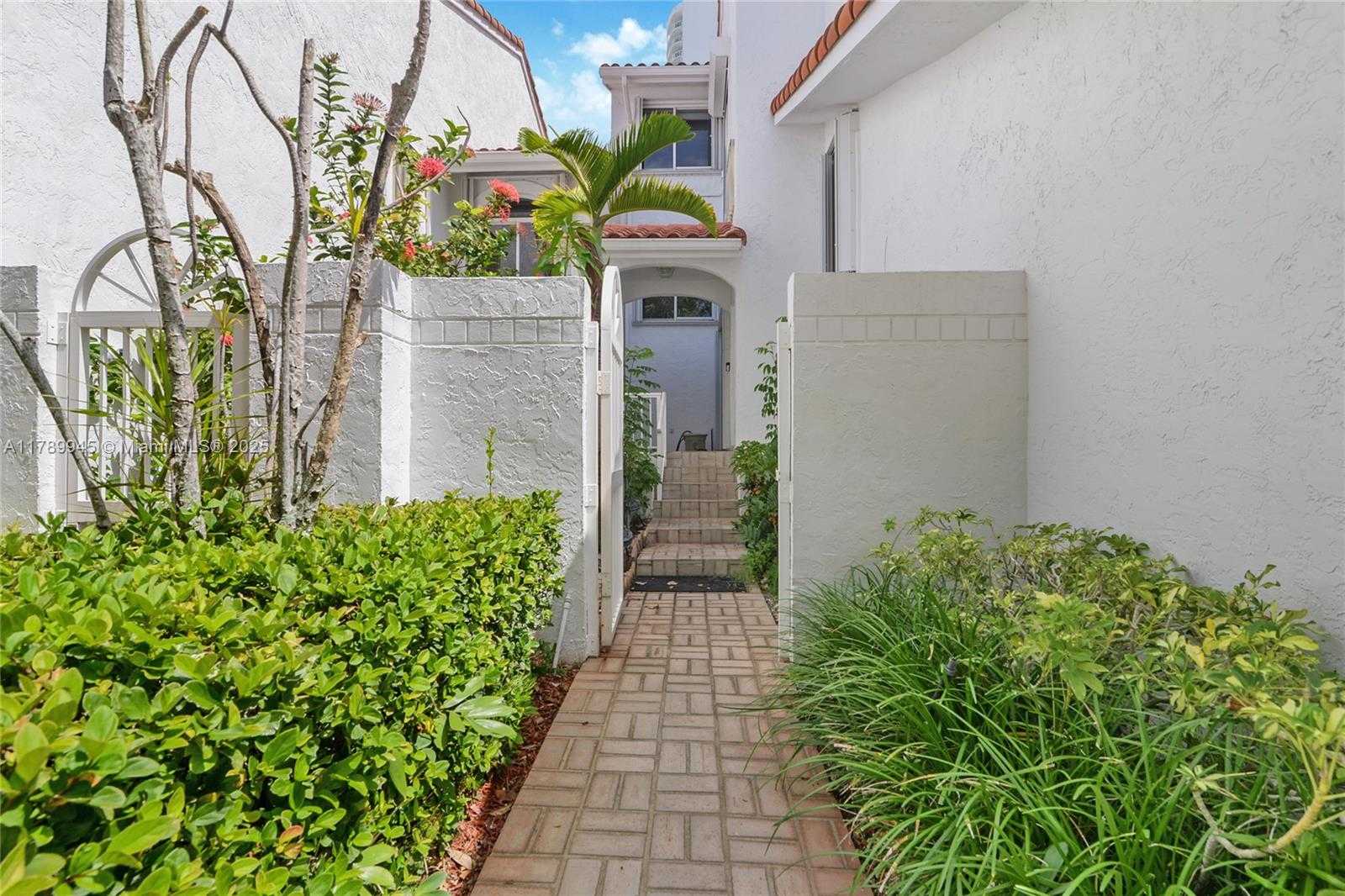 Small Image of 3769 NORTH EAST 209TH TER, Aventura Number 22