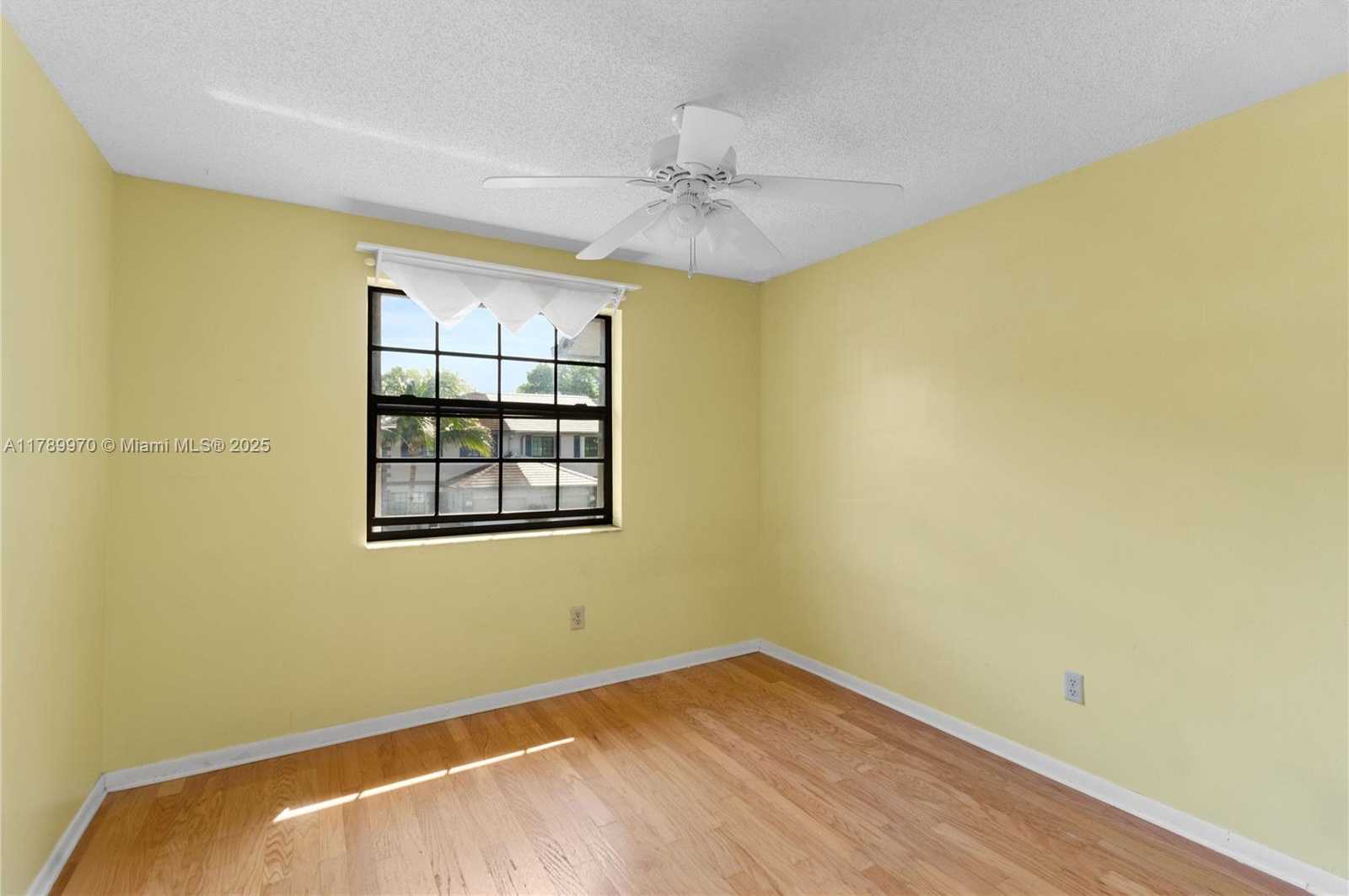 Small Image of 11048 SOUTH WEST 154TH CT, Miami Number 14