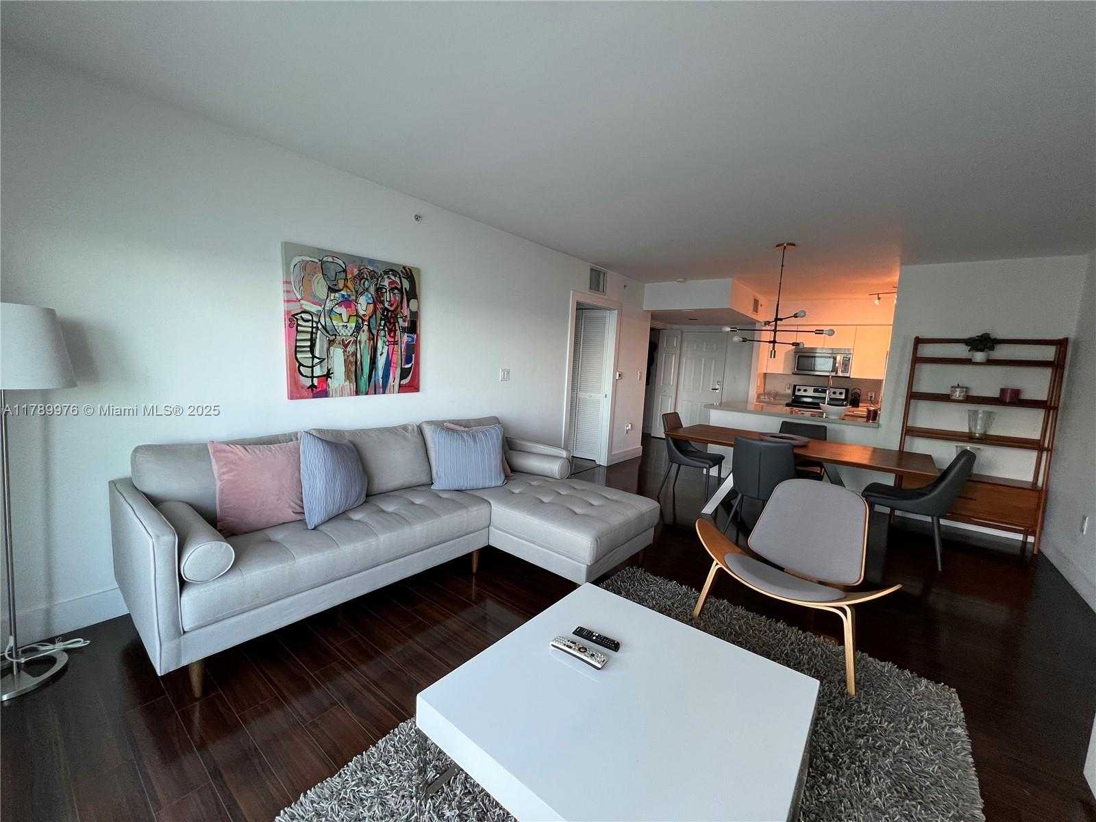 Small Image of 1155 BRICKELL BAY DR #1707, Miami Number 3