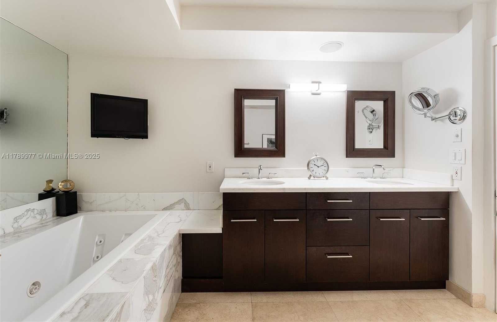 Small Image of 9 ISLAND AVE #2101, Miami Beach Number 17