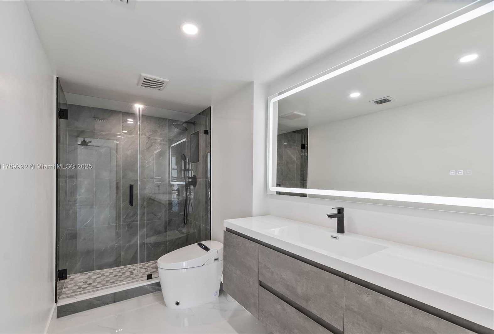 Small Image of 20335 WEST COUNTRY CLUB DR #1902, Aventura Number 10