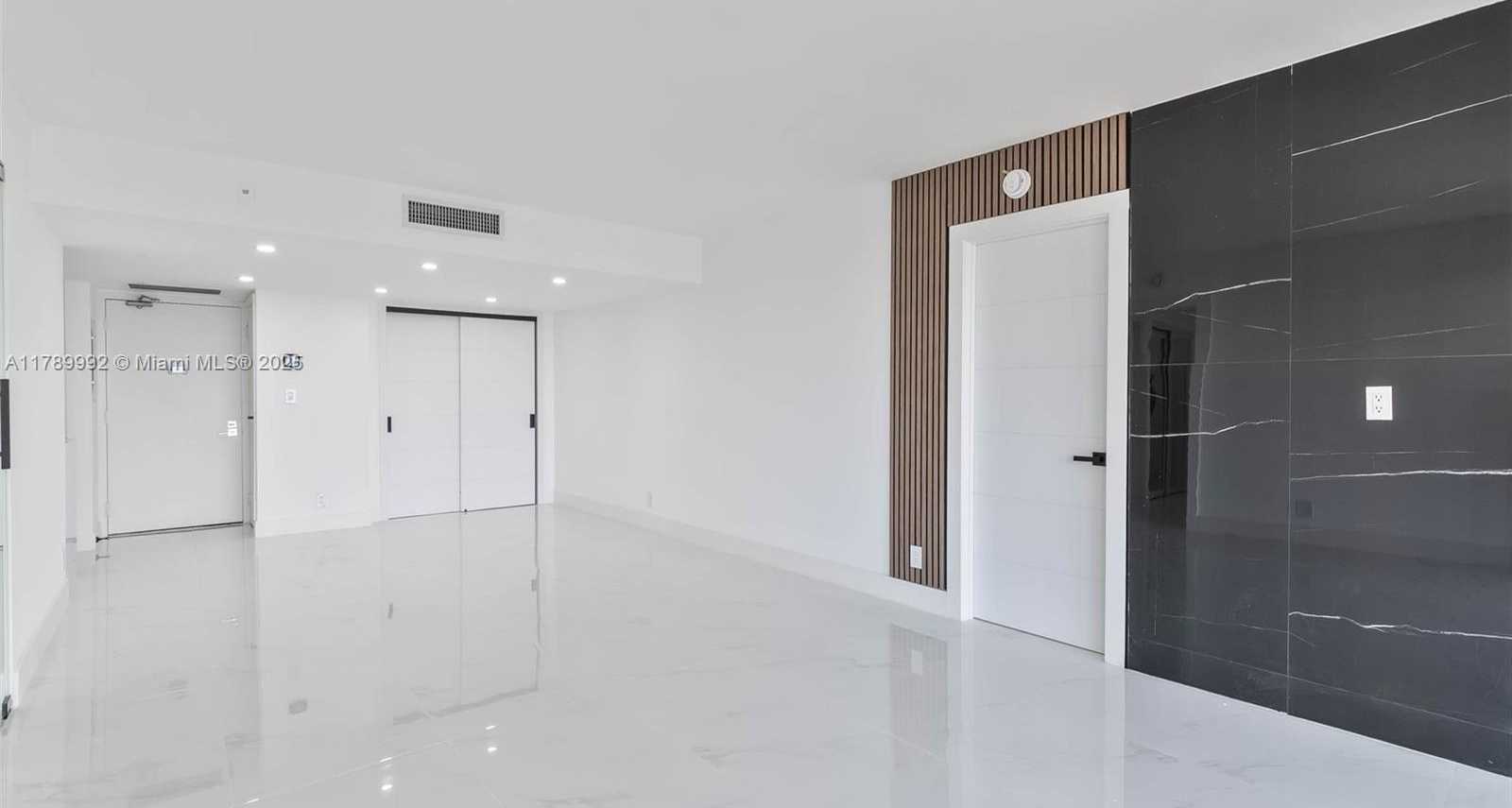 Small Image of 20335 WEST COUNTRY CLUB DR #1902, Aventura Number 3