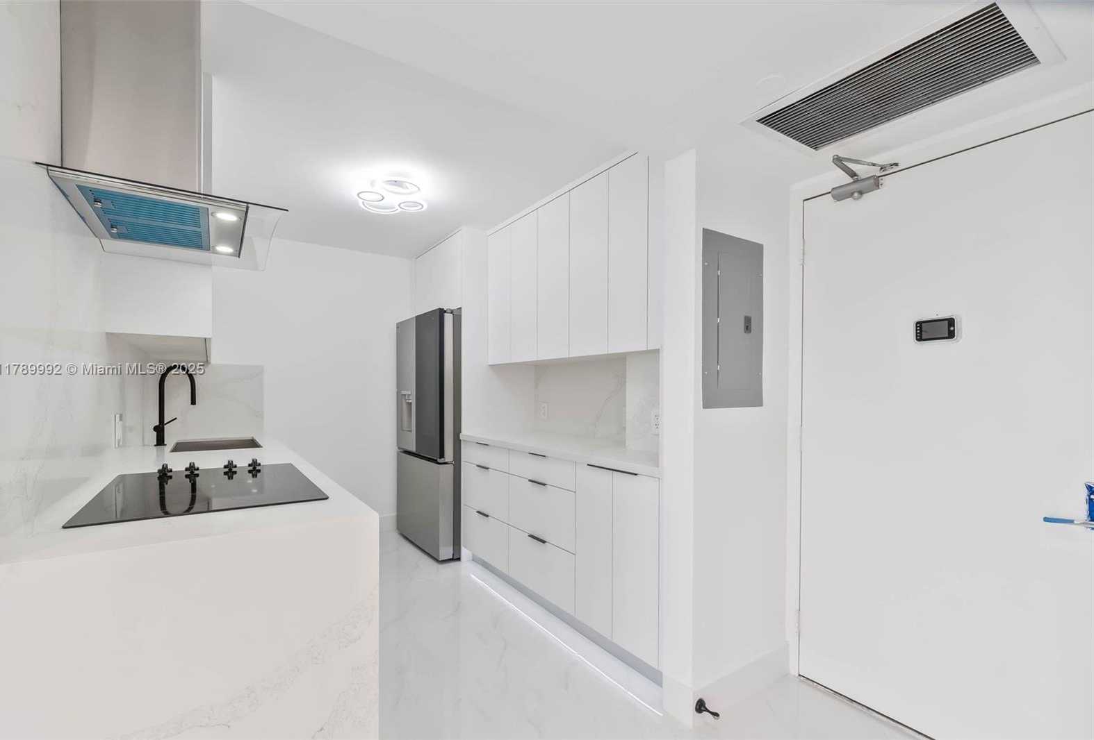Small Image of 20335 WEST COUNTRY CLUB DR #1902, Aventura Number 5