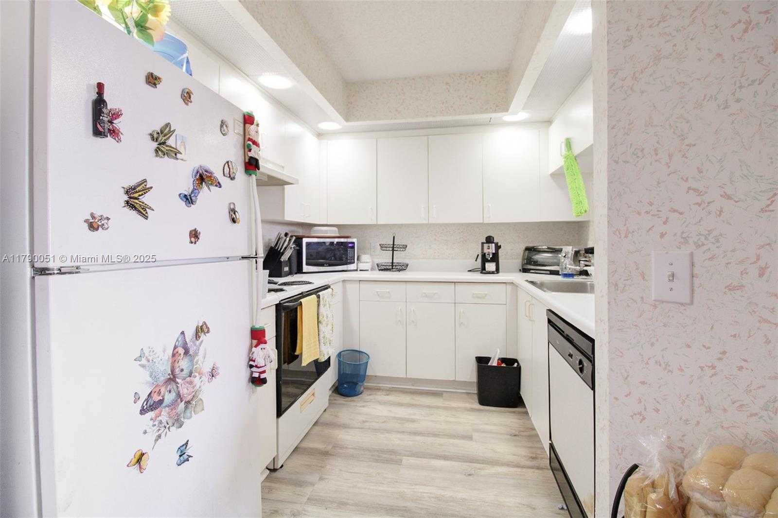 Small Image of 1400 SOUTH WEST 137 AVE #311F, Pembroke Pines Number 12