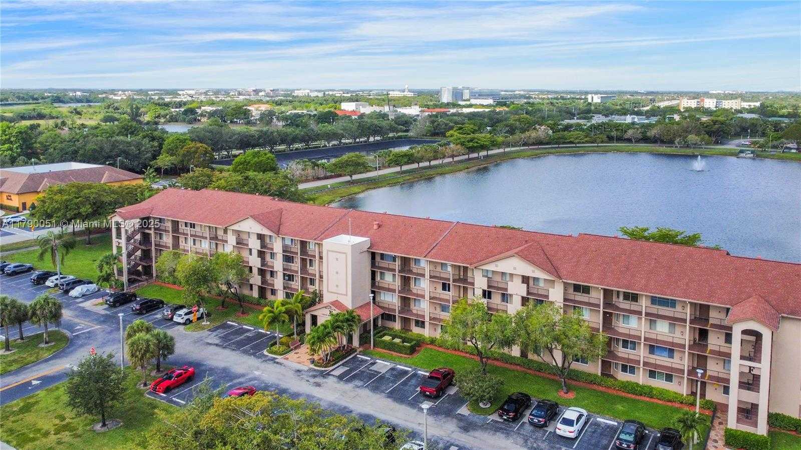 Small Image of 1400 SOUTH WEST 137 AVE #311F, Pembroke Pines Number 17