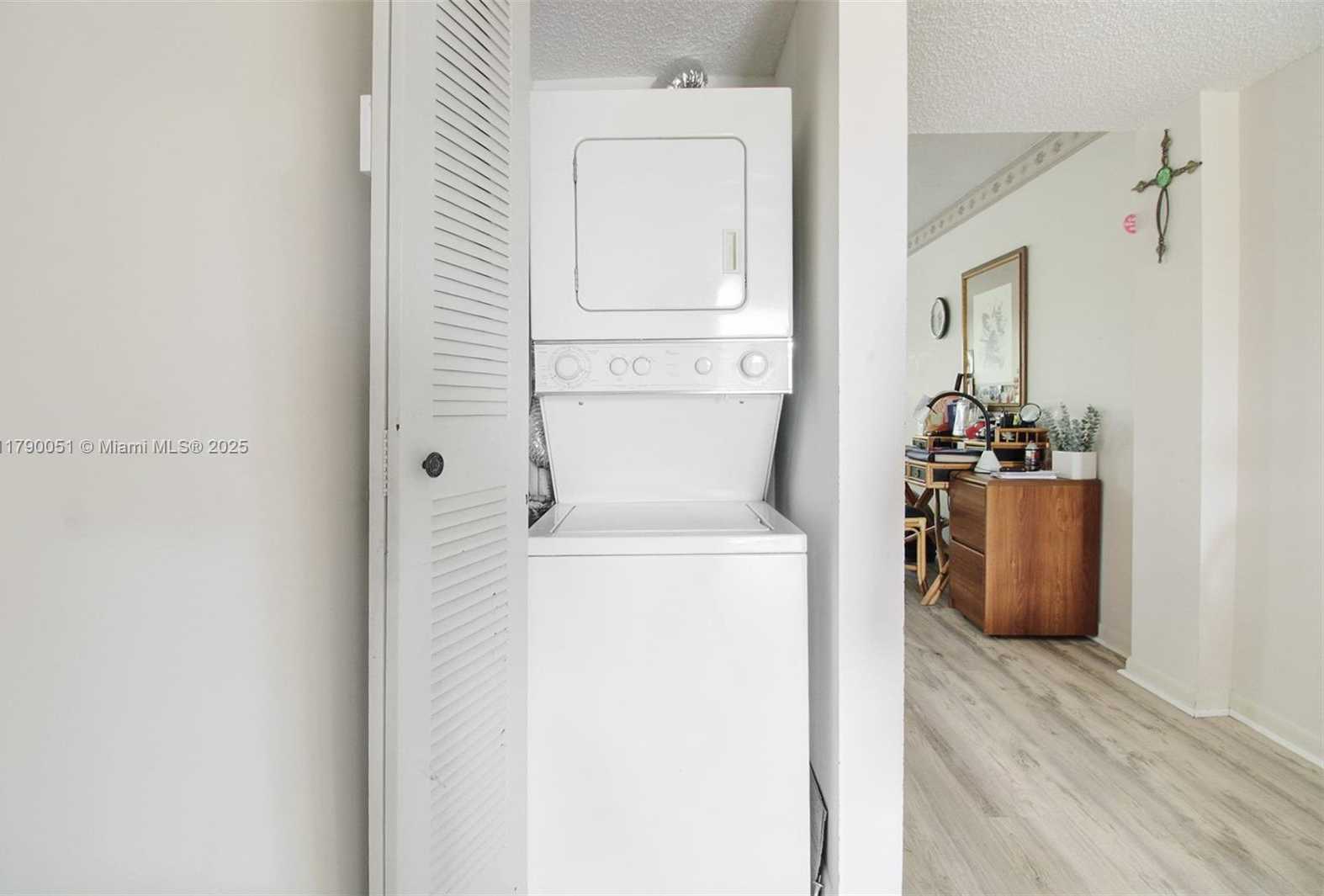 Small Image of 1400 SOUTH WEST 137 AVE #311F, Pembroke Pines Number 8