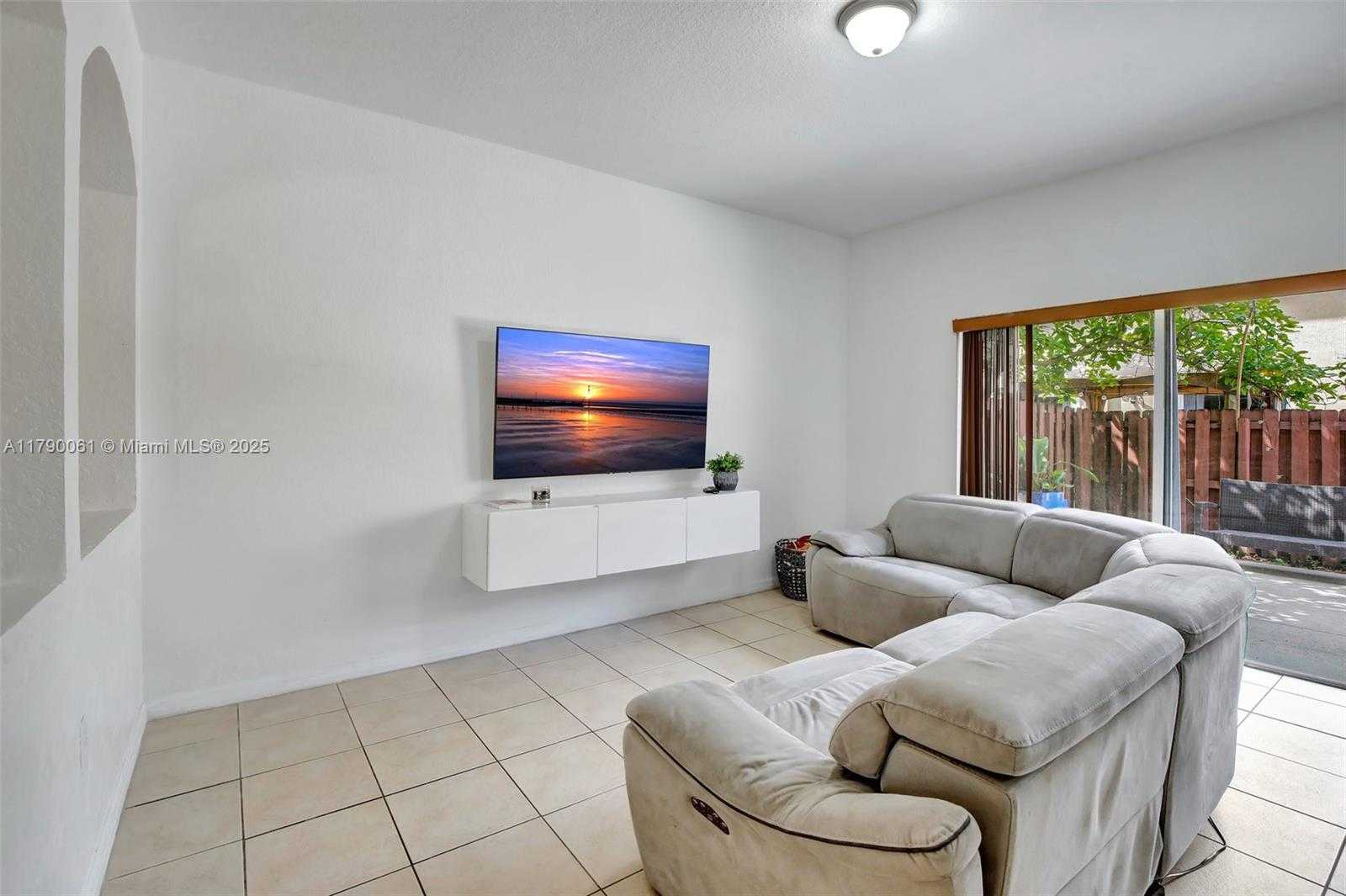 Small Image of 14098 SOUTH WEST 51ST CT, Miramar Number 13
