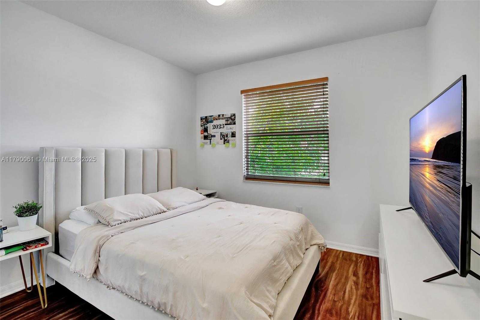 Small Image of 14098 SOUTH WEST 51ST CT, Miramar Number 23
