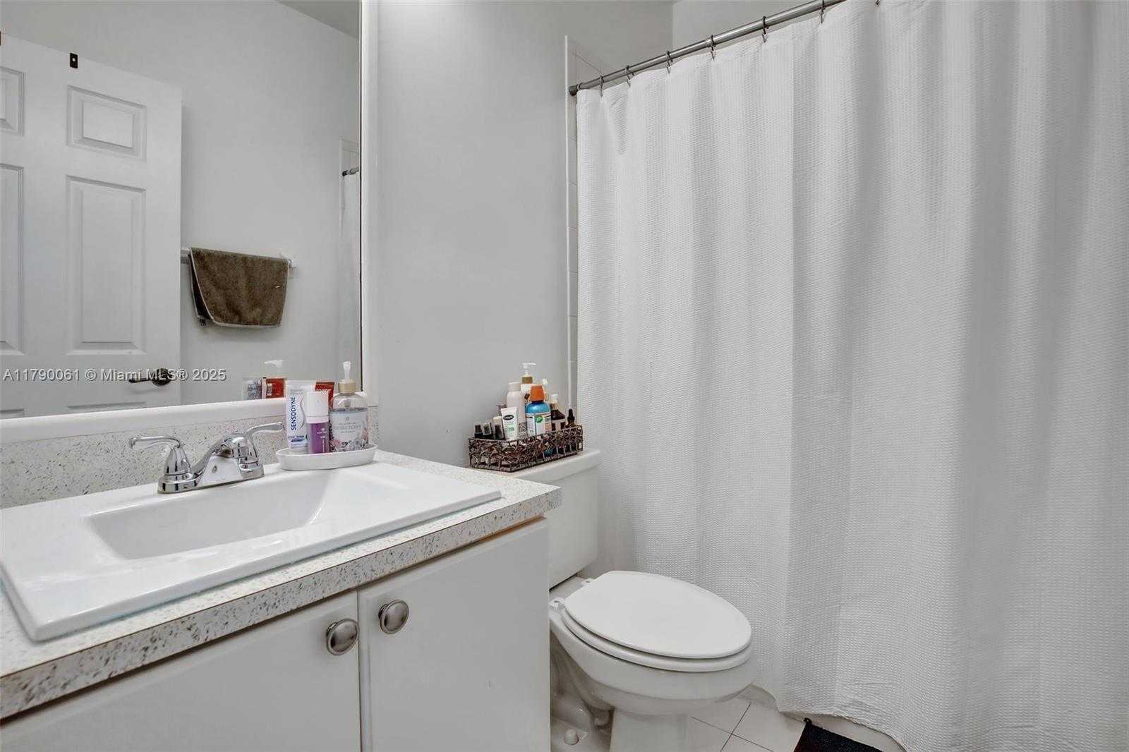 Small Image of 14098 SOUTH WEST 51ST CT, Miramar Number 26