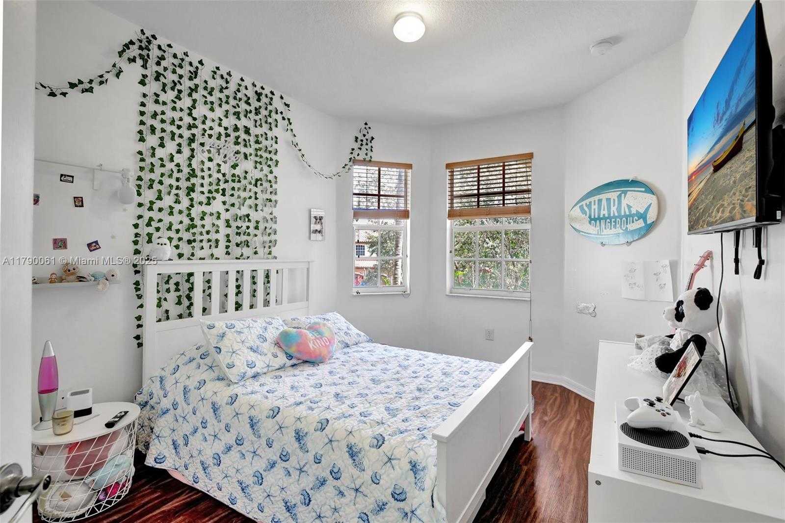 Small Image of 14098 SOUTH WEST 51ST CT, Miramar Number 27