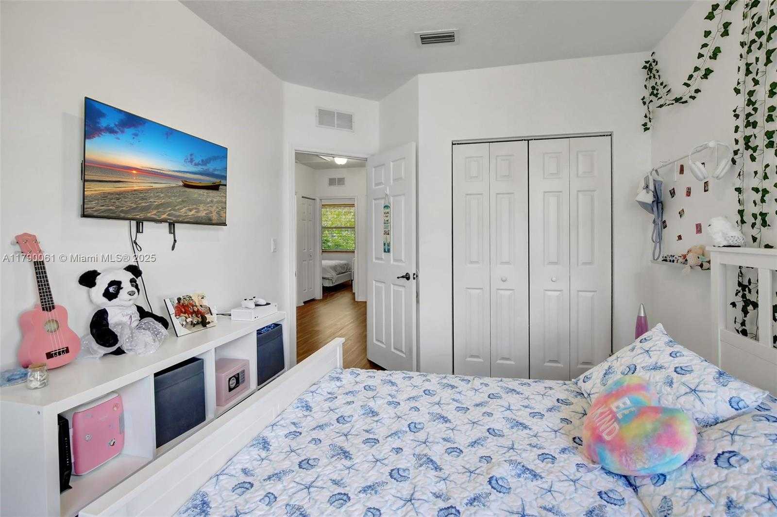 Small Image of 14098 SOUTH WEST 51ST CT, Miramar Number 28