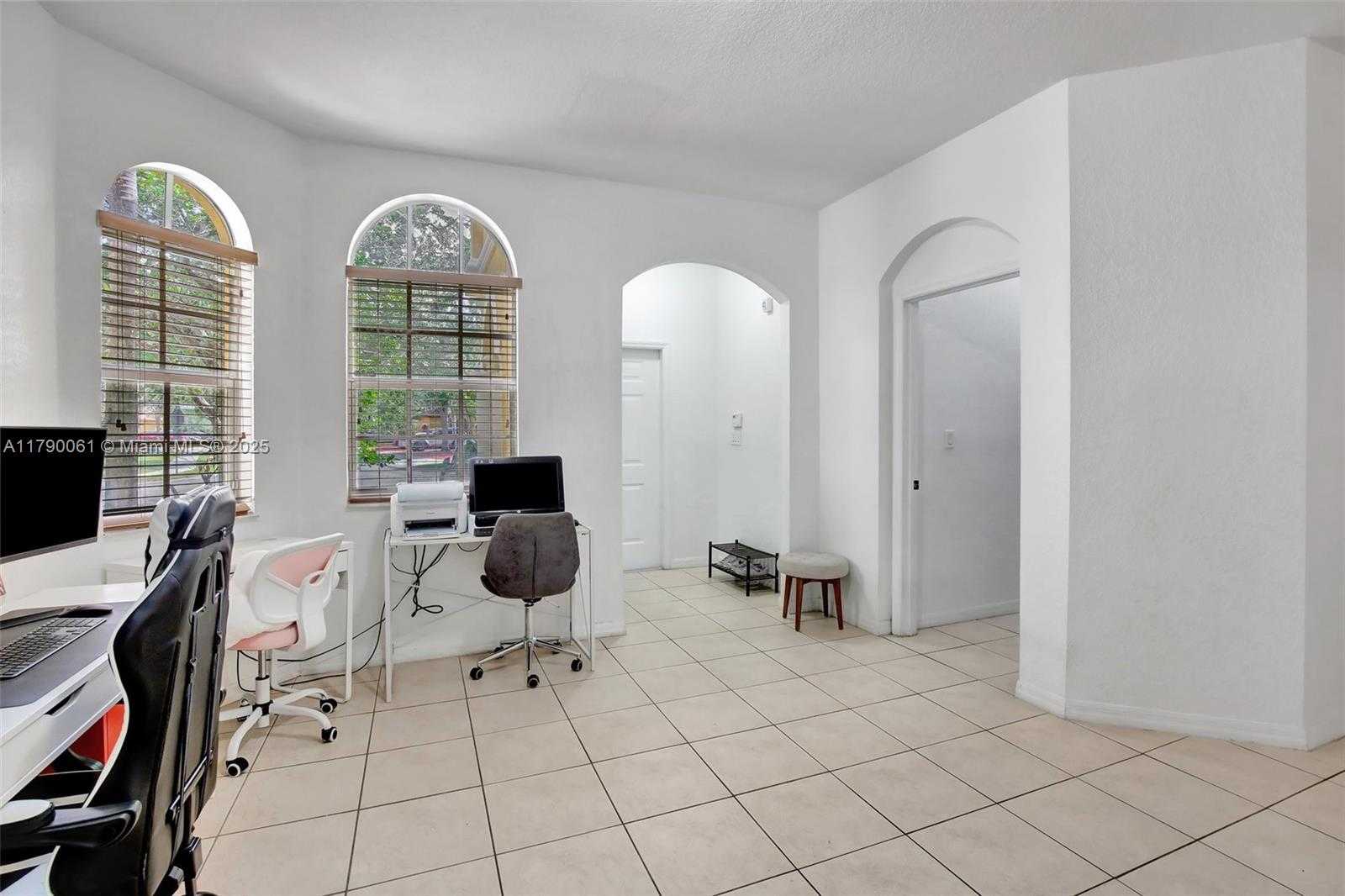 Small Image of 14098 SOUTH WEST 51ST CT, Miramar Number 9