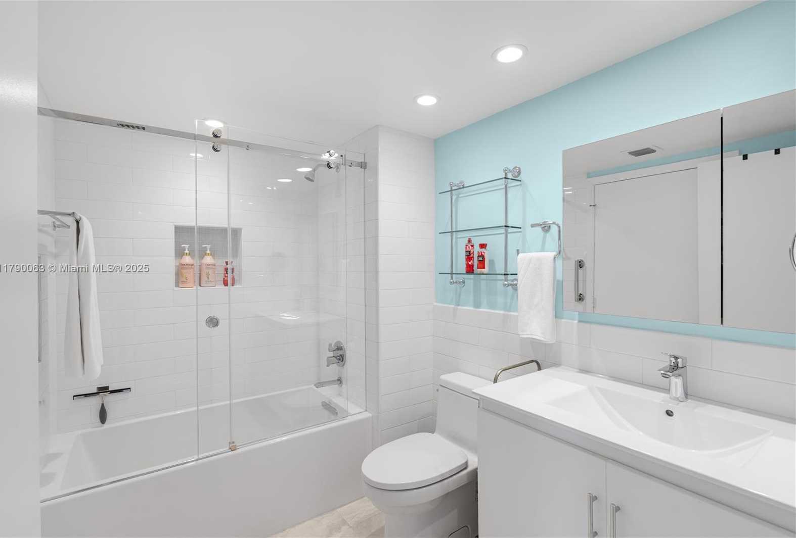 Small Image of 650 WEST AVE #2102, Miami Beach Number 11