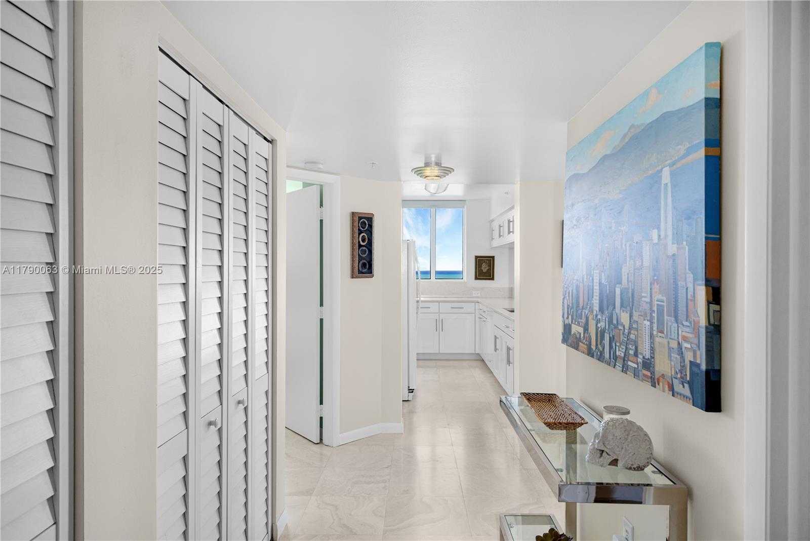 Small Image of 650 WEST AVE #2102, Miami Beach Number 15