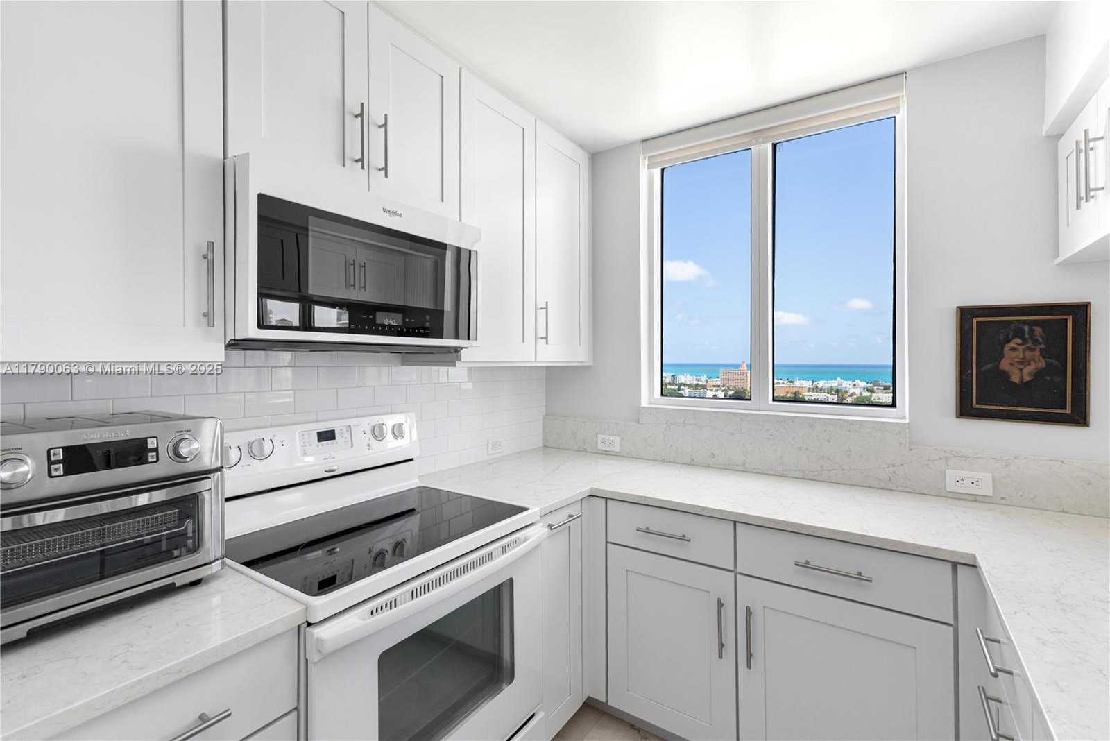 Small Image of 650 WEST AVE #2102, Miami Beach Number 9