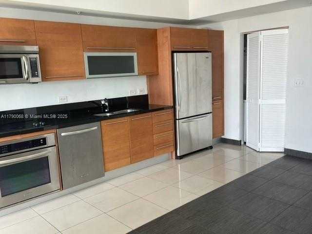 Small Image of 253 NORTH EAST 2ND ST #3807, Miami Number 8