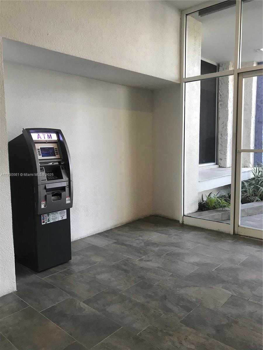 Small Image of 800 WEST AVE #523, Miami Beach Number 18