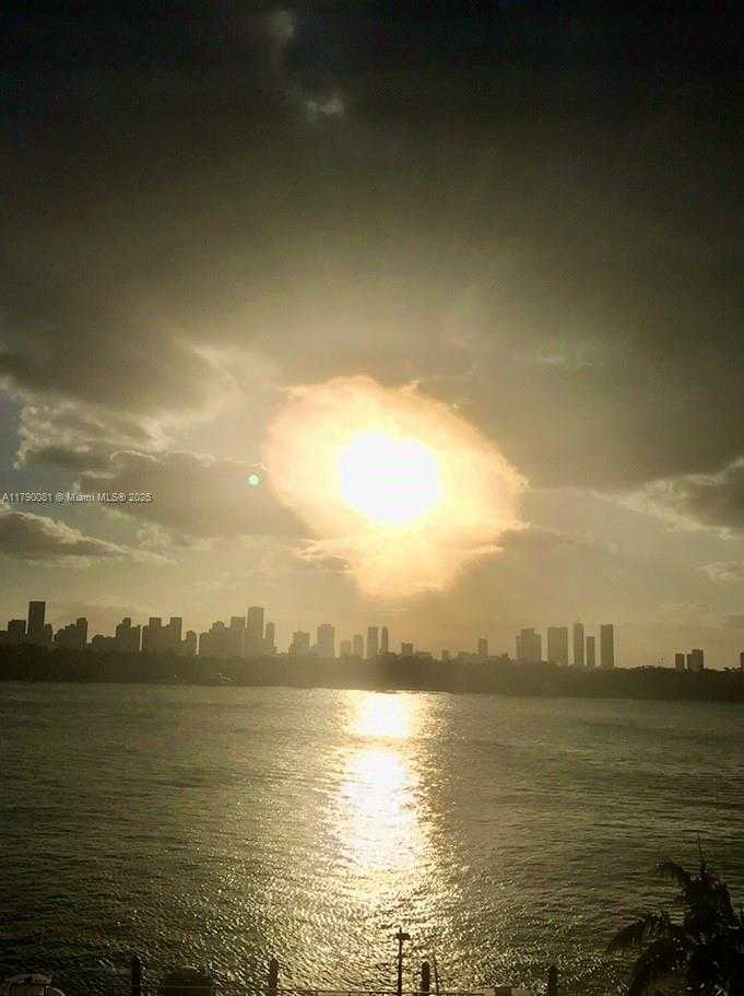 Small Image of 800 WEST AVE #523, Miami Beach Number 3