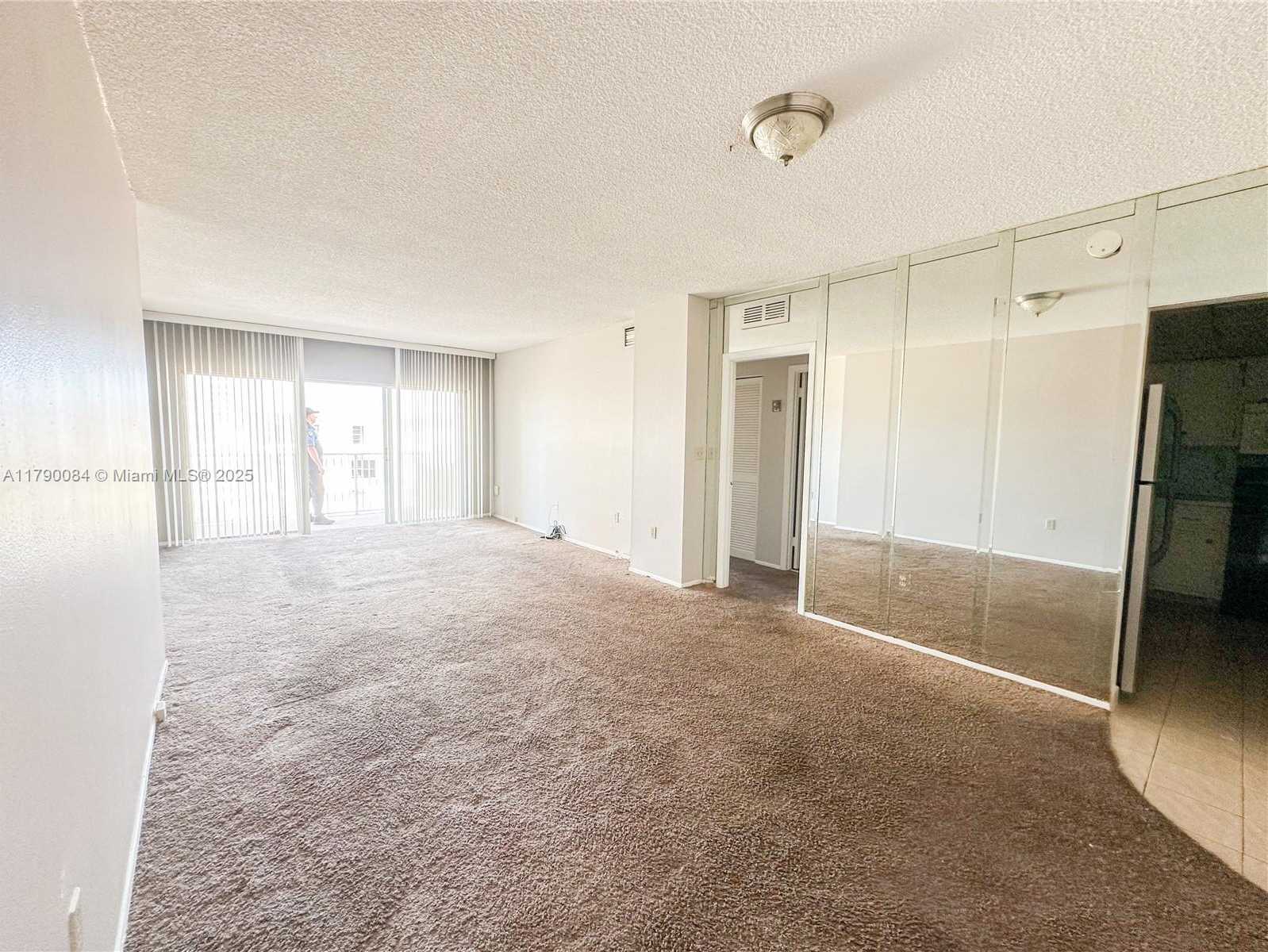 Small Image of 1950 SOUTH OCEAN DR #3K, Hallandale Beach Number 2