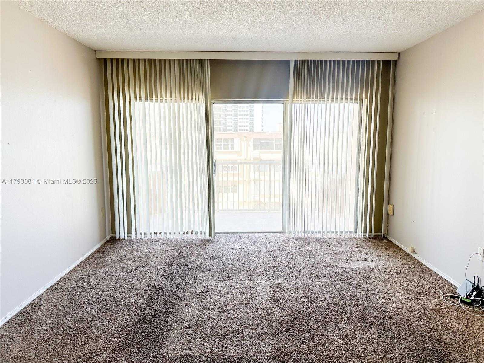 Small Image of 1950 SOUTH OCEAN DR #3K, Hallandale Beach Number 4