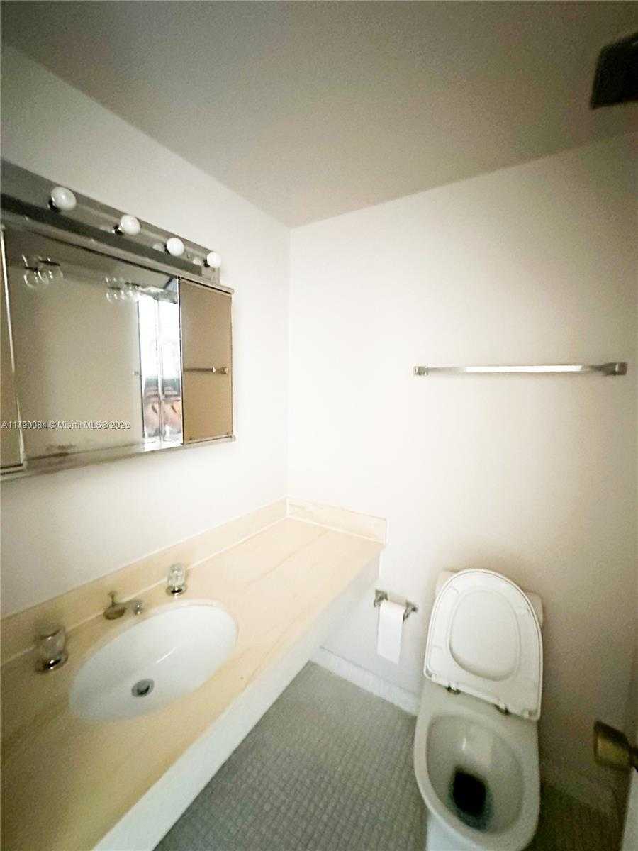 Small Image of 1950 SOUTH OCEAN DR #3K, Hallandale Beach Number 9