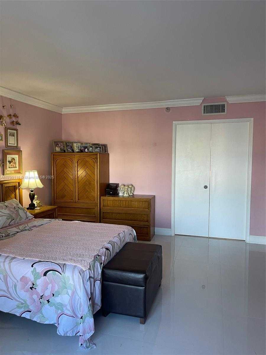Small Image of 19101 NORTH EAST 36TH CT #1110, Aventura Number 26